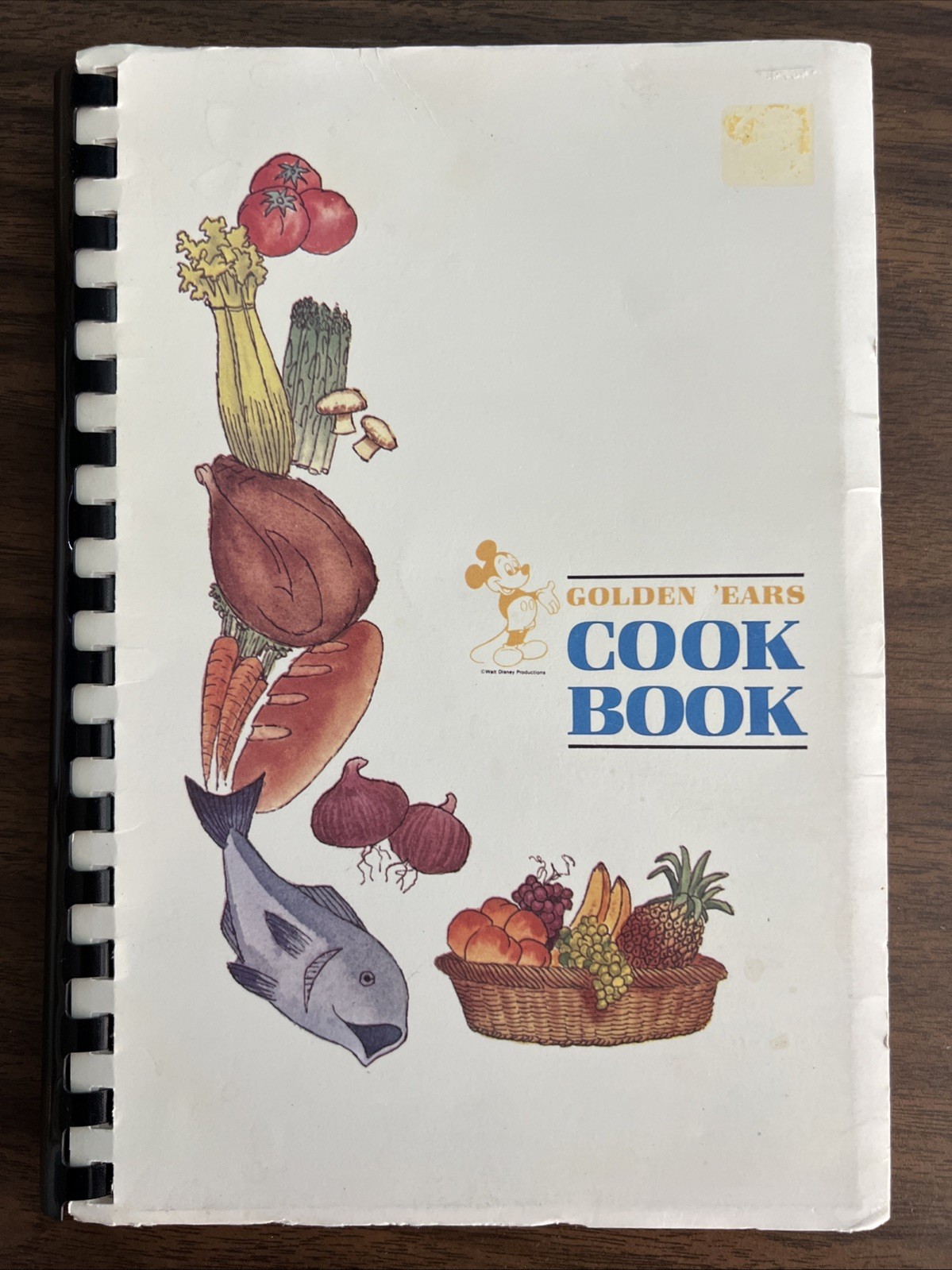 Walt Disney World Golden ‘Ears Club Cook book Cookbook Favorite Recipes RARE
