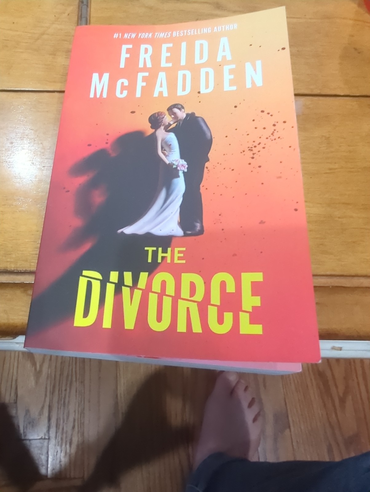 Freida Mcfadden ‘The Divorce’ Barnes and Noble Exclusive Edition
