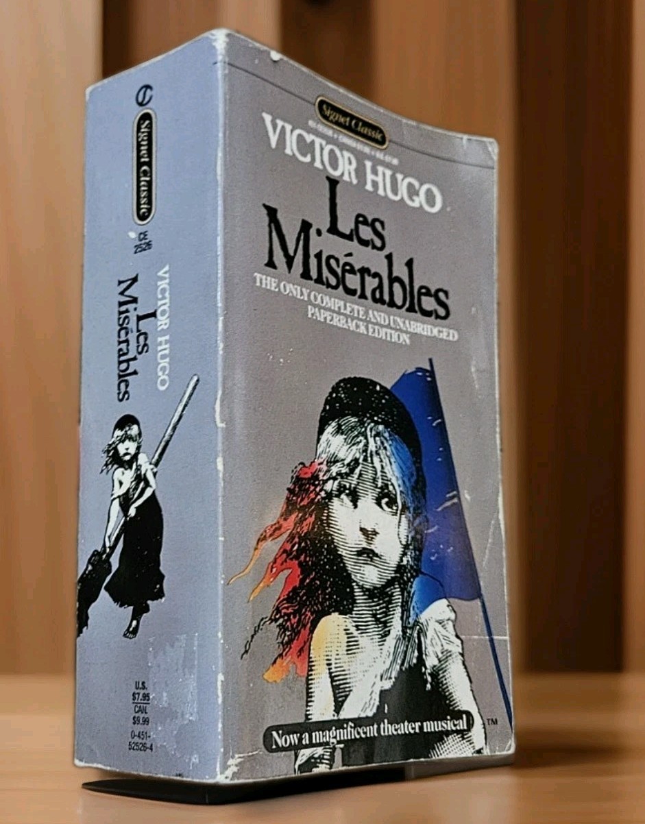 1987. Les Miserables By Victor Hugo Penguin Signet Classic Paperback Translated