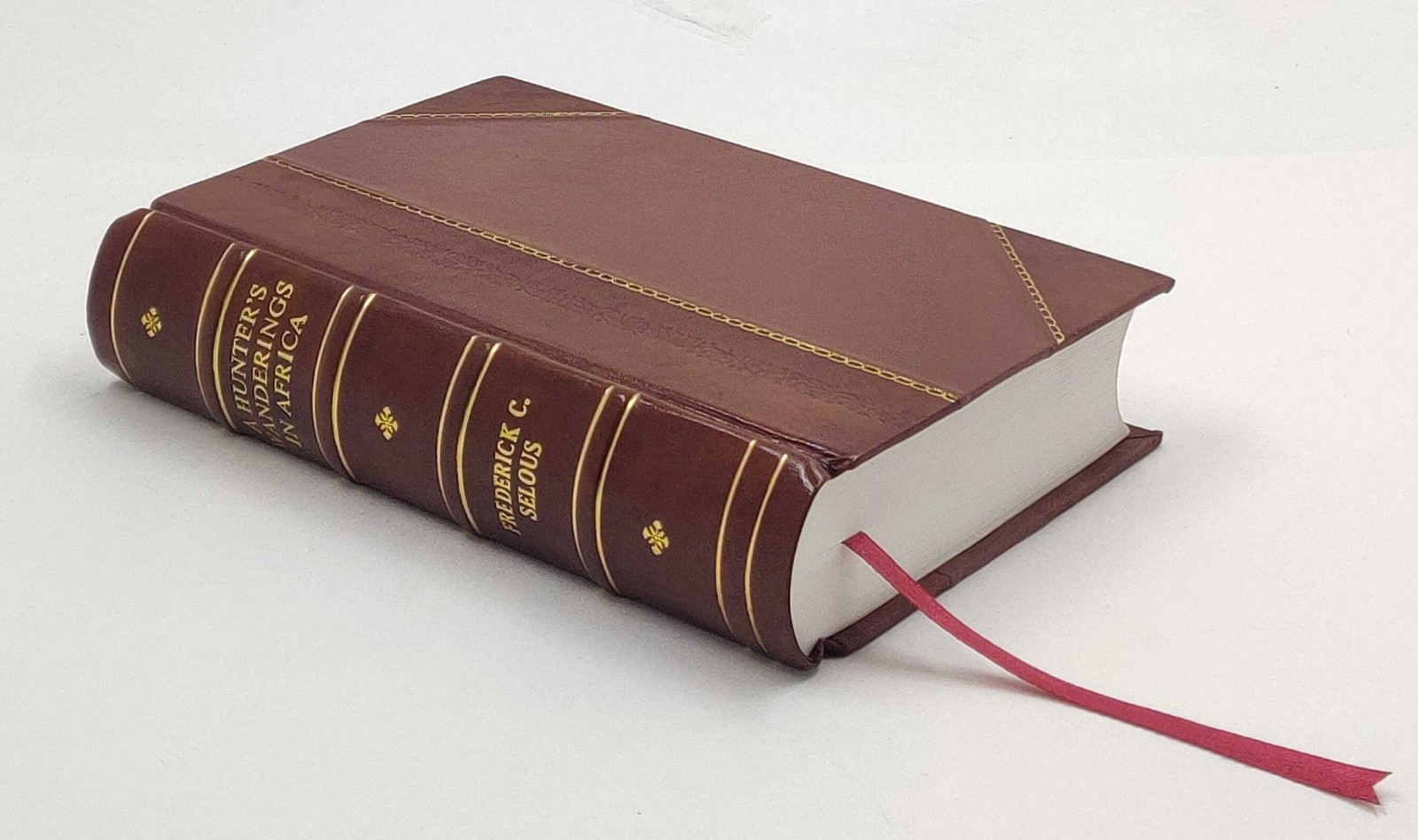 A hunter’s wanderings in Africa : being a narrative of nine ye [Leather Crafted]
