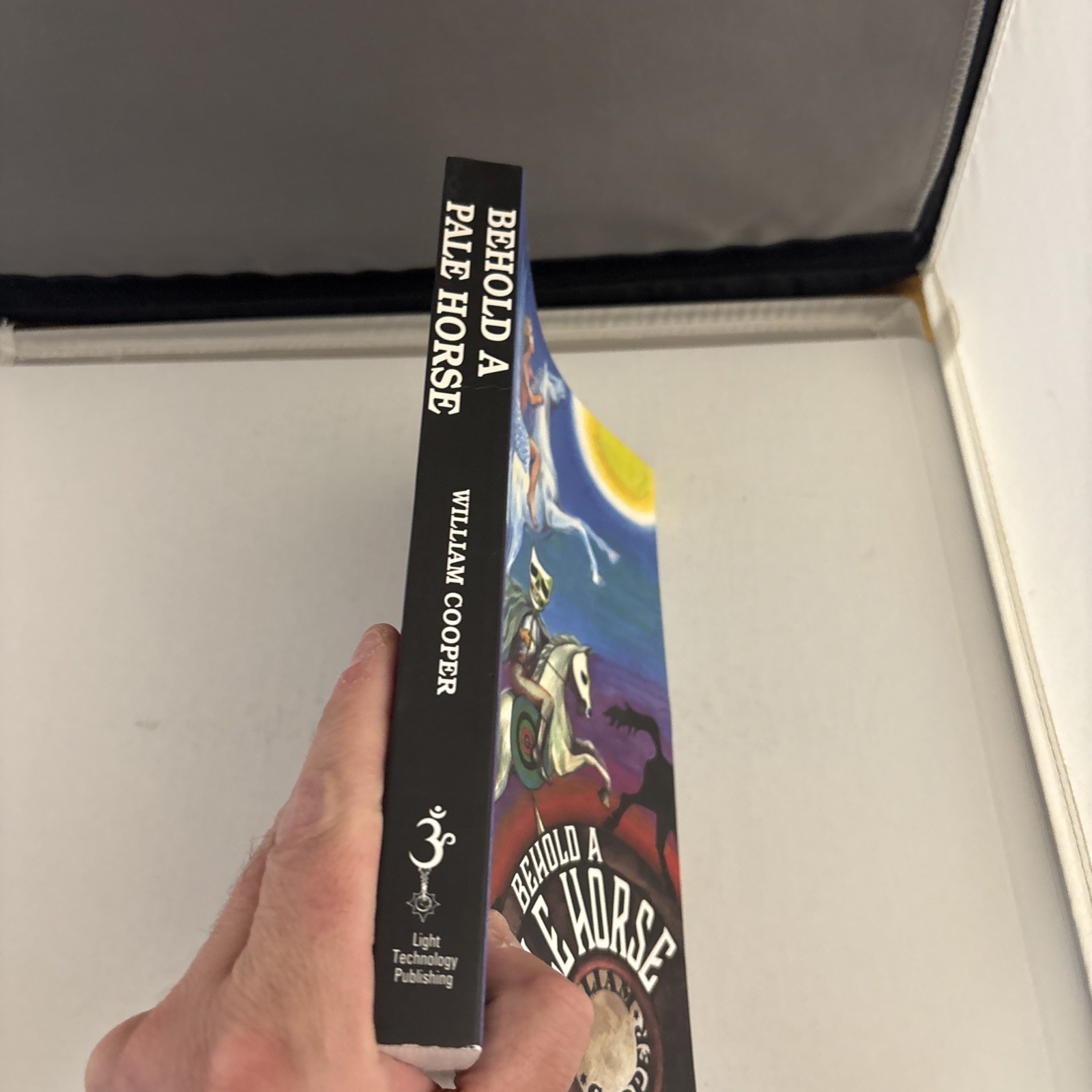 Behold a Pale Horse by William Cooper (1991, Trade Paperback) REVISED 2020