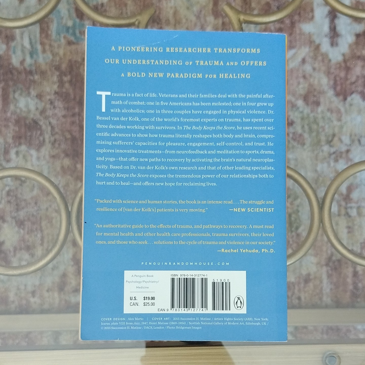 Bessel van der Kolk, M.D. The Body Keeps the Score Trauma Healing 2015 Paperback