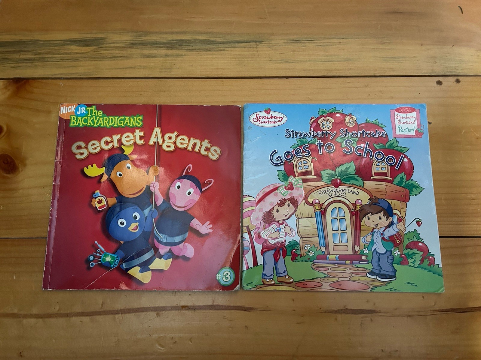2000s Nickelodeon Books The Backyardigans And Strawberry Shortcake