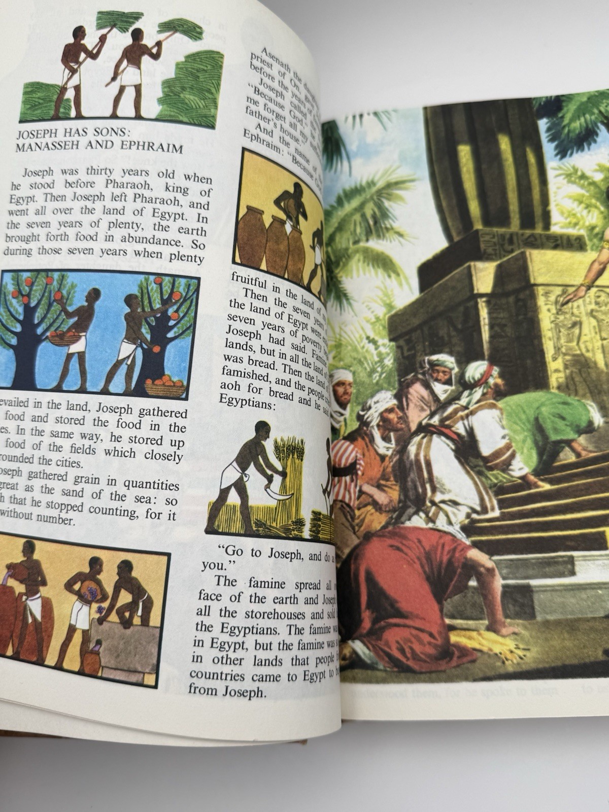 The Children’s Bible Hardcover Illustrated Golden Press 1965 Ages 4-8 OT/NT