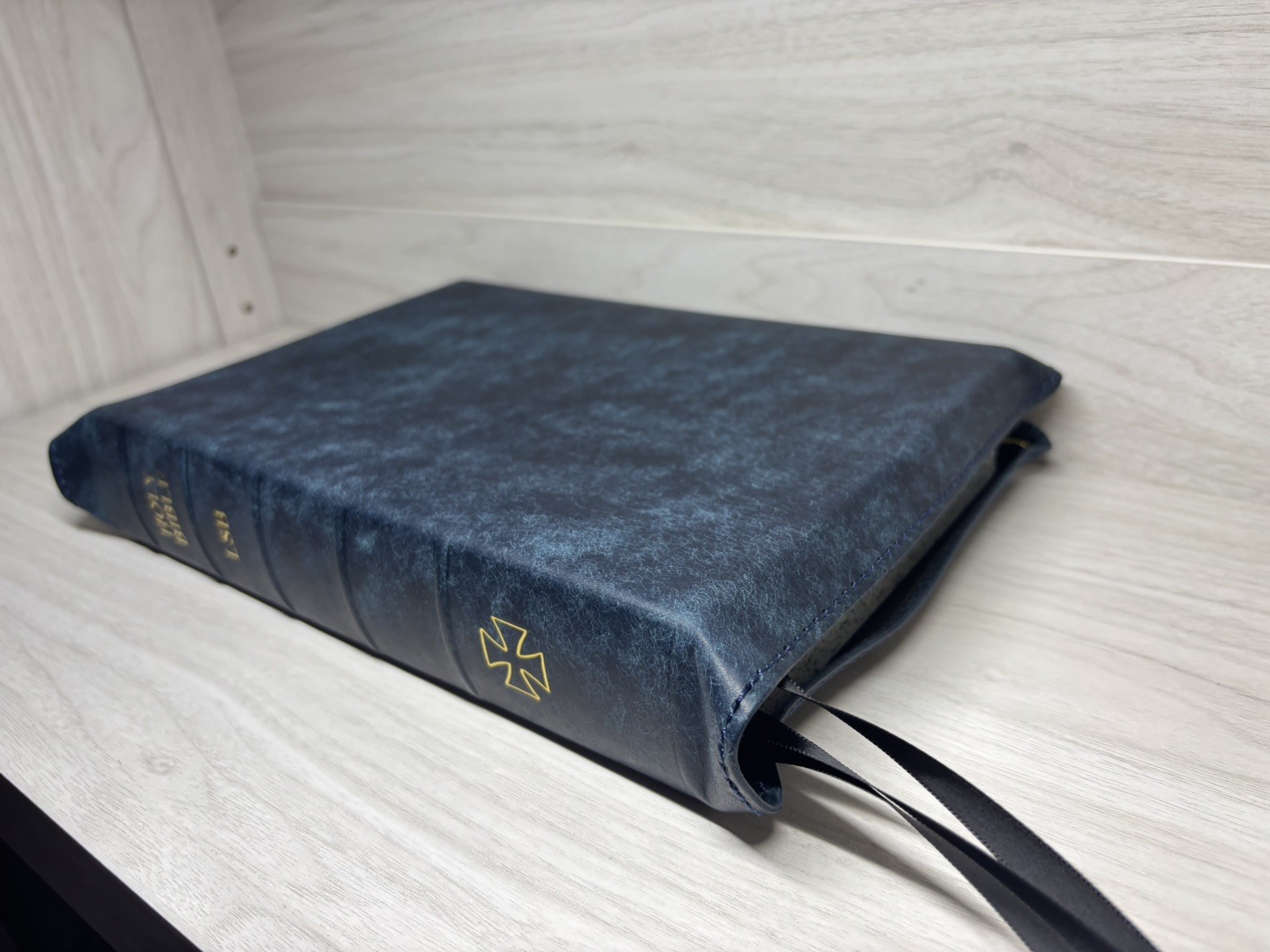 LSB Large Print- Wide Margin Badalassi Carlo Pueblo Sapphire Bible – Rebind