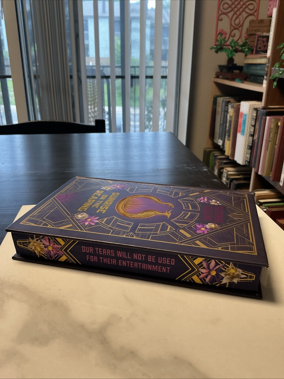 DELUXE SPRAYED EDGES ED. Suzanne Collins SUNRISE ON THE REAPING