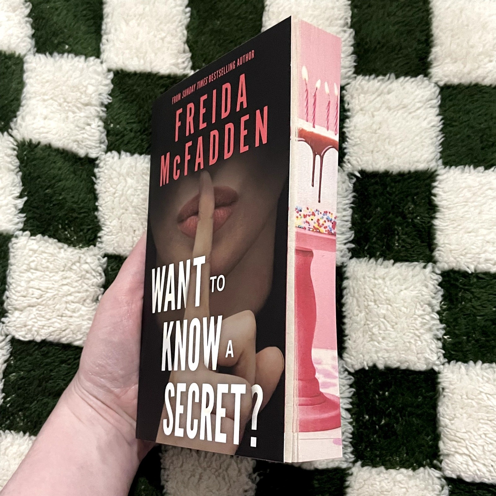 Want To Know A Secret Freida McFadden The WORKS UK Exclusive Sprayed Edge Book