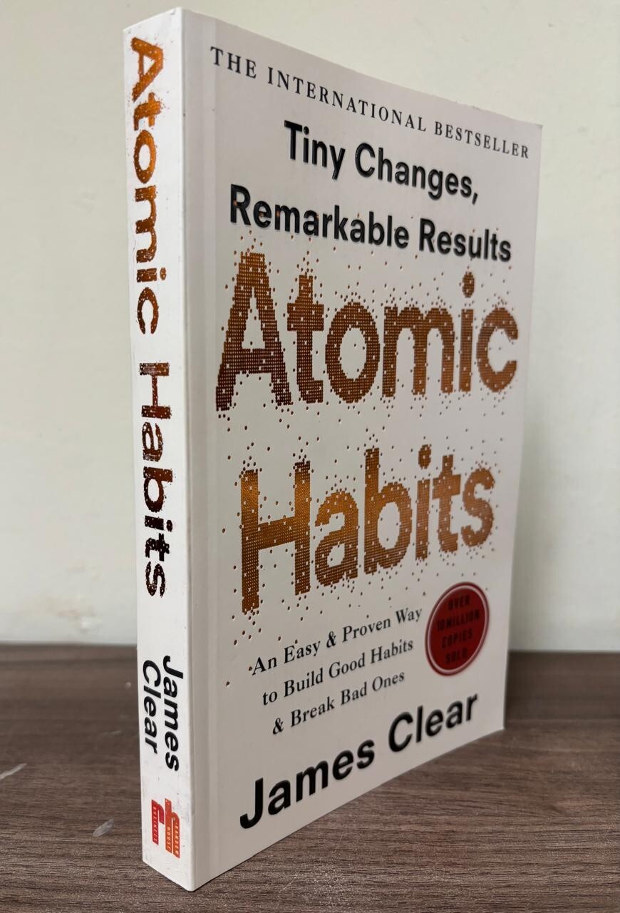 Atomic Habits by James Clear Build Good Habits Free Shipping Brand New