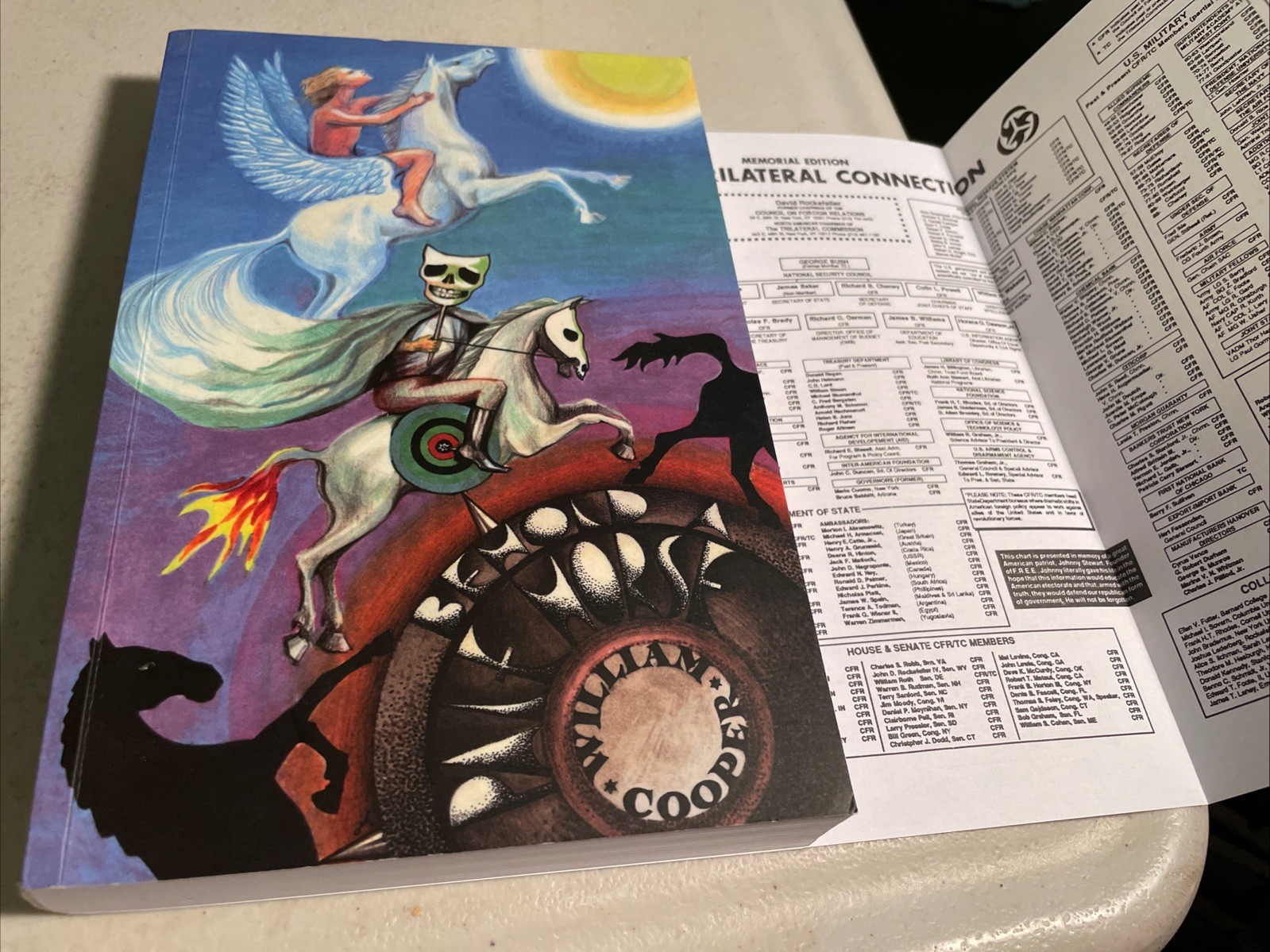 Behold a Pale Horse by William Cooper 1991 500p Unrevised Protocols of Z CFR NWO